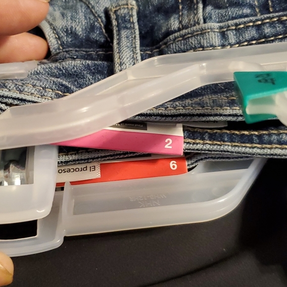 TIME AND TRU UTILITY SLIM HIGH-RISE JEANS 👖 - Picture 7 of 9